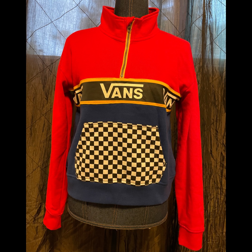 Vintage Women’s Checkered Sweatshirt